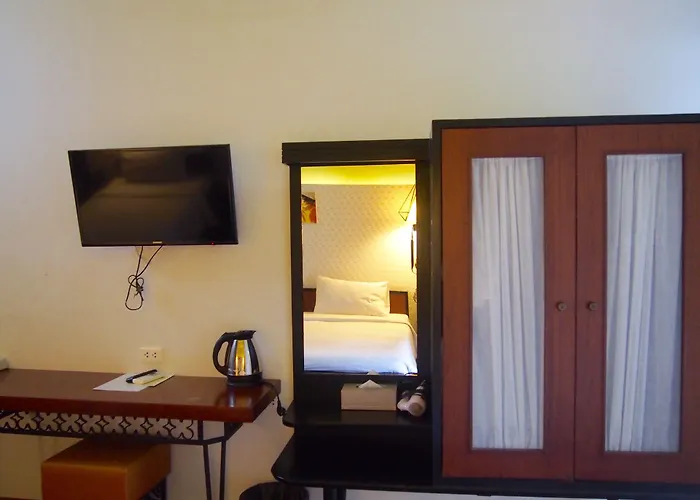 Hotel Retroasis 3*
