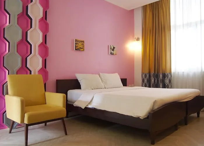 Hotel Retroasis 3*
